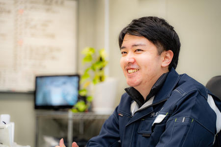 光世通商のトラックドライバー（30歳・中型免許）