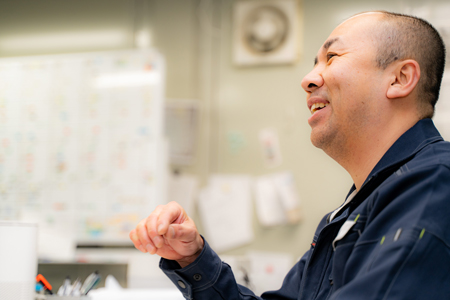 チームワークの大切さを語る津田部長